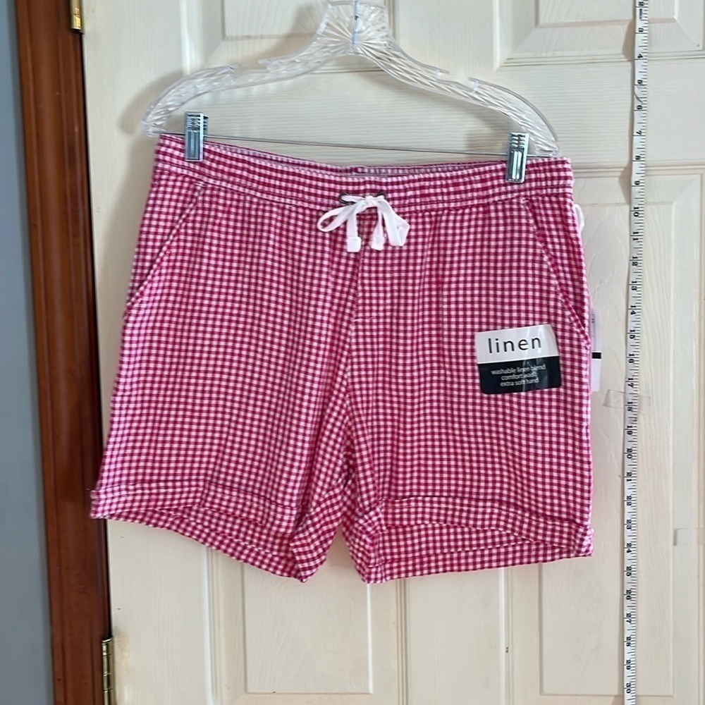 NWT-da-sh-M-Fuchsia/white-gingham, linen blend, high-rise, cuffed shorts.